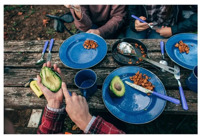 ENAMEL CAMPING TABLEWARE SET -